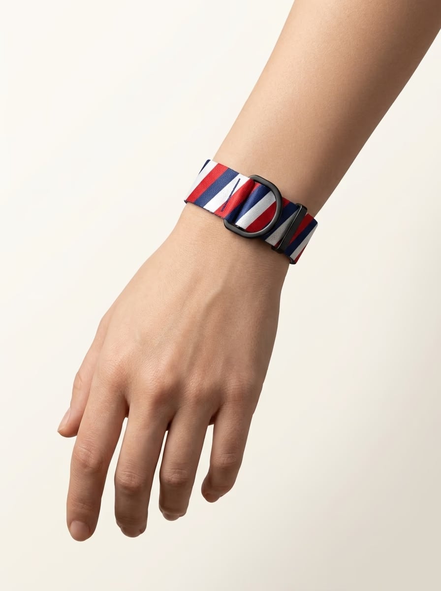 [amu-auto] france/bracelet/shot-1